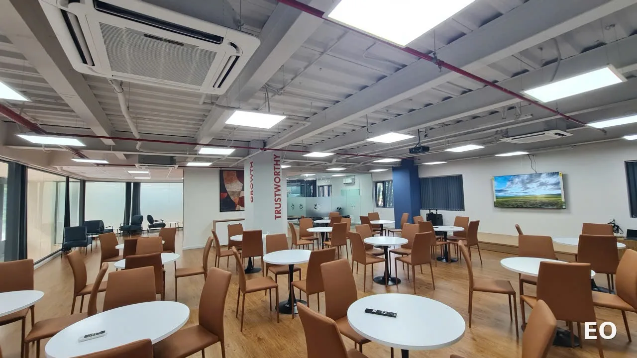 Khu vực đa năng pantry đào tạo trần mở của Đông Đô Partners